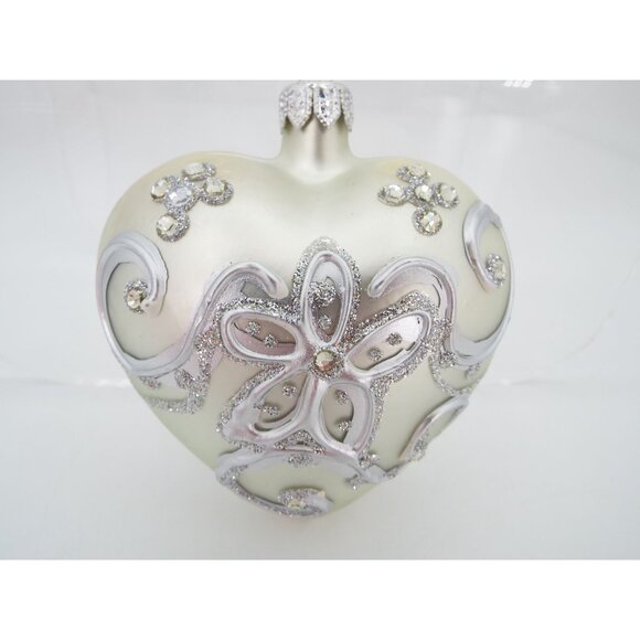 Vintage Poland Mouth Blown Hand Painted Silver Heart Ornament with Original Box - Picture 2 of 14